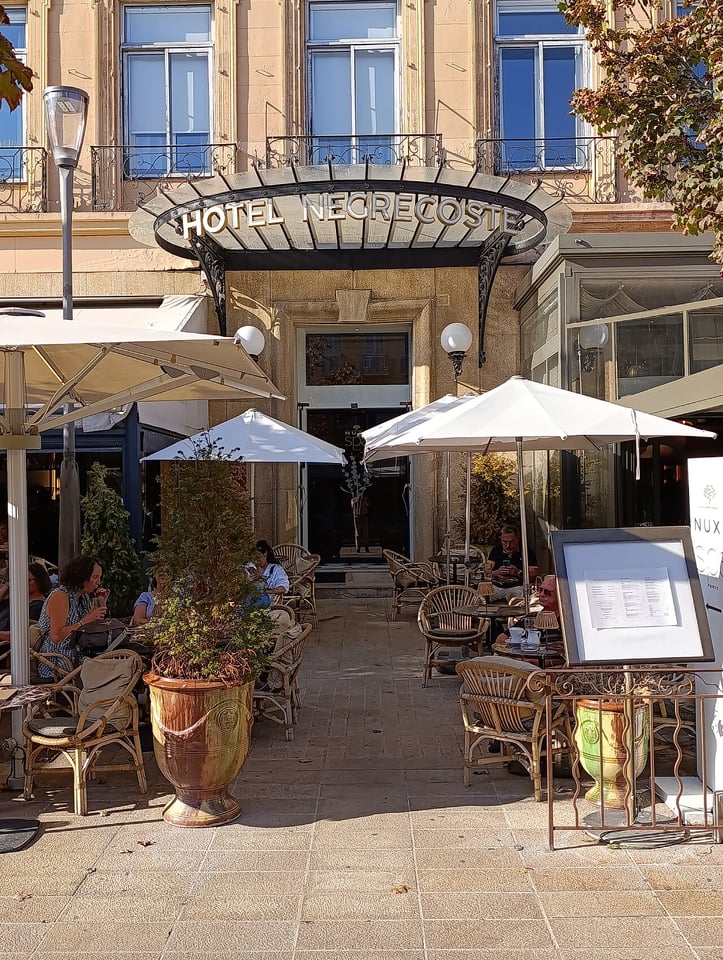 DEMO · Provencal country hotel with suites and olive garden