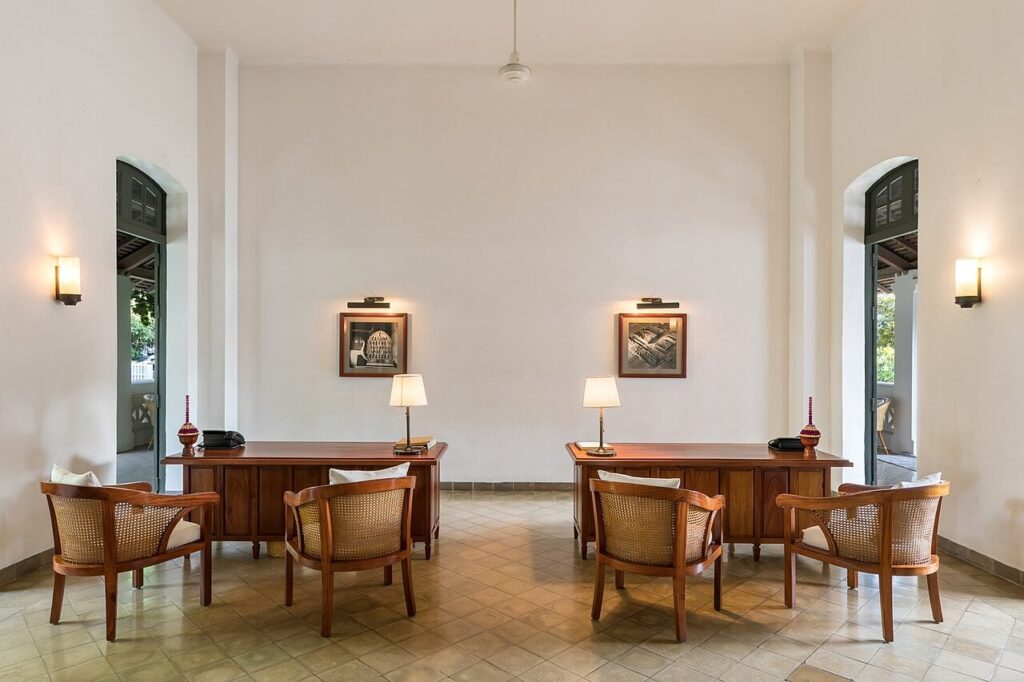 Illustratieve demofoto: Reception desks of Amantaka luxury Resort & Hotel in Luang Prabang Laos